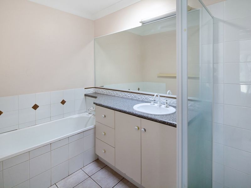 5 Sorbonne Close, Sippy Downs QLD 4556