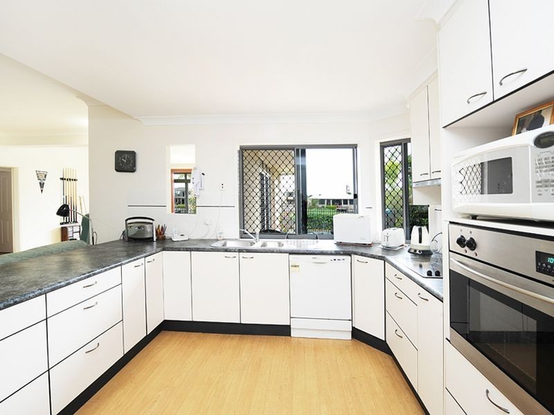 124 Sunbird Chase, Parrearra QLD 4575