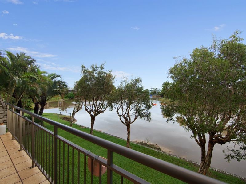 2/11 Barooga Crescent, Mooloolaba QLD 4557