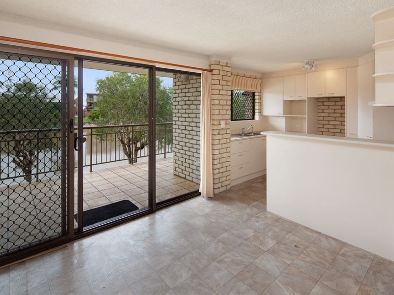 2/11 Barooga Crescent, Mooloolaba QLD 4557