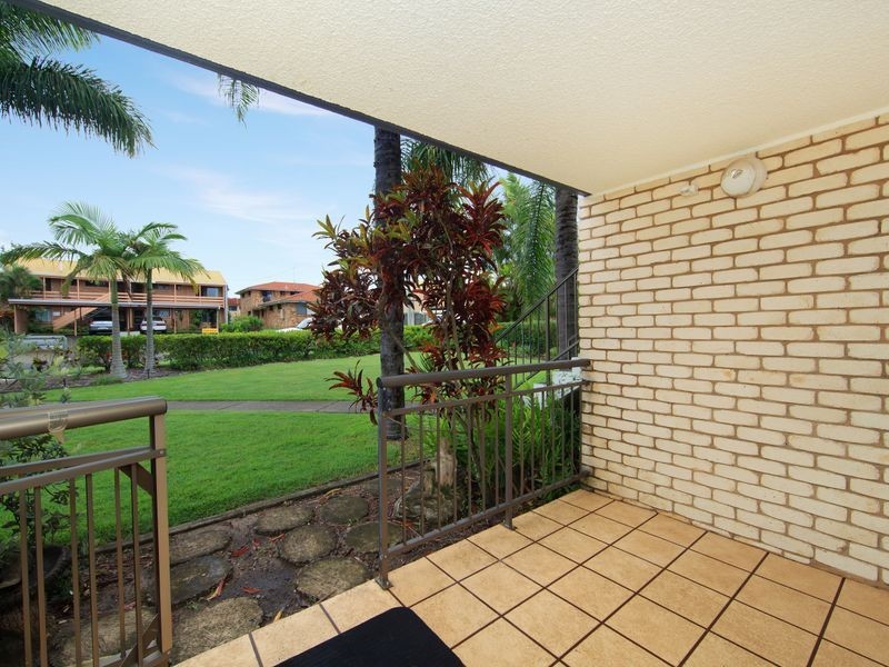 2/11 Barooga Crescent, Mooloolaba QLD 4557