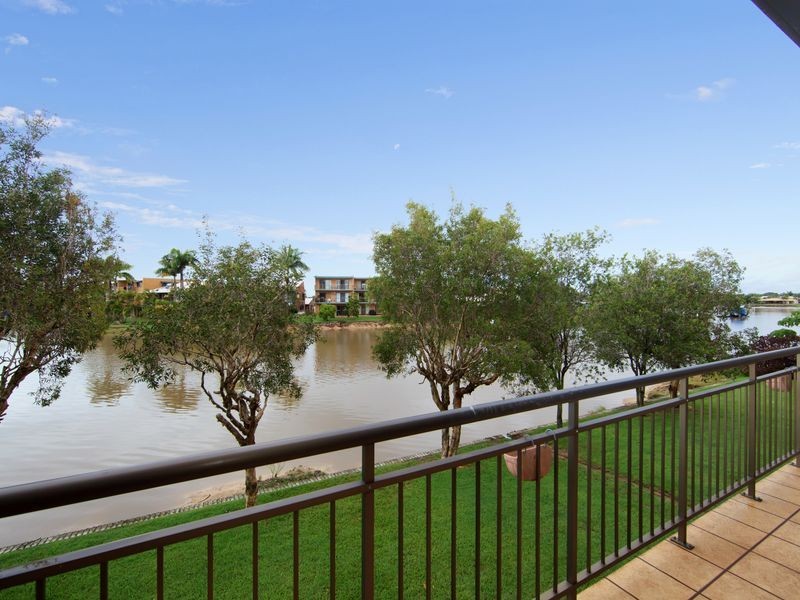 2/11 Barooga Crescent, Mooloolaba QLD 4557