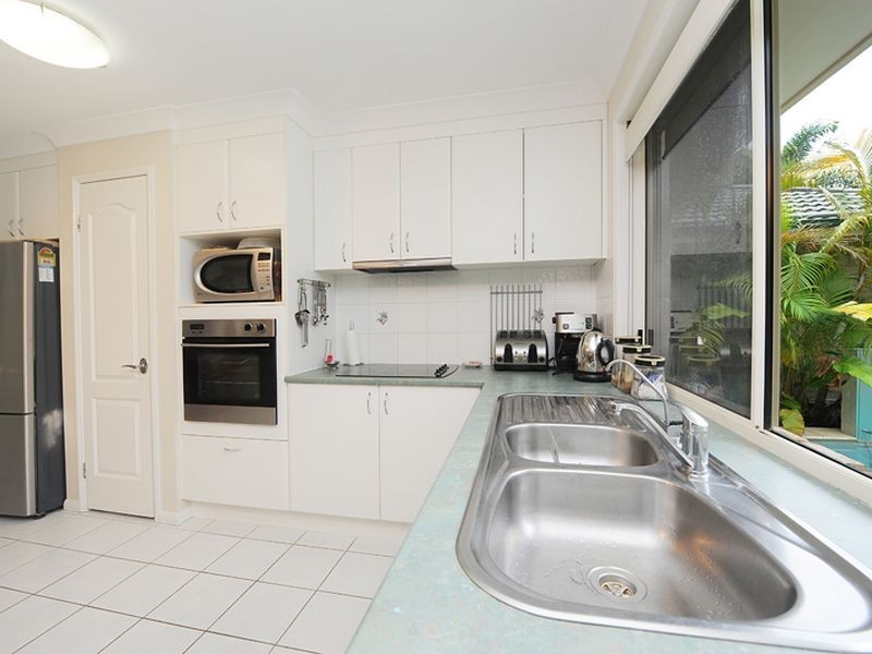 8 Hastings Place, Buderim QLD 4556