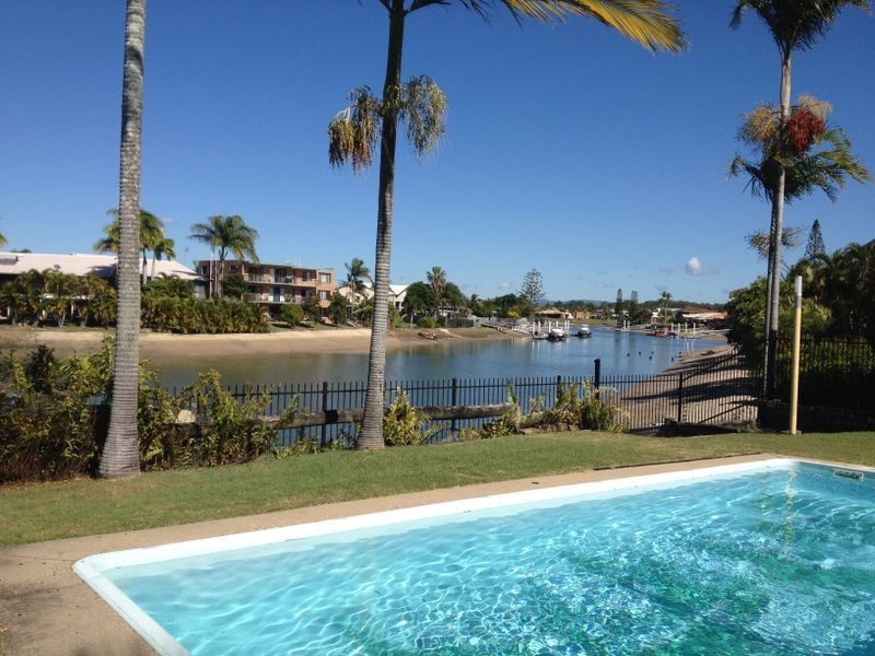 1/3 Barooga Cres, Mooloolaba QLD 4557