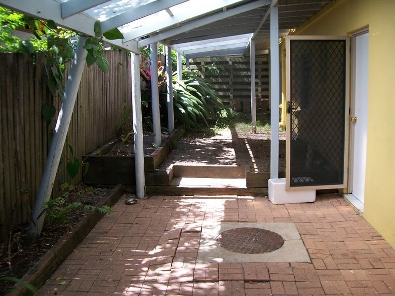 3 Kalinda Avenue (Downstairs), Mooloolaba QLD 4557