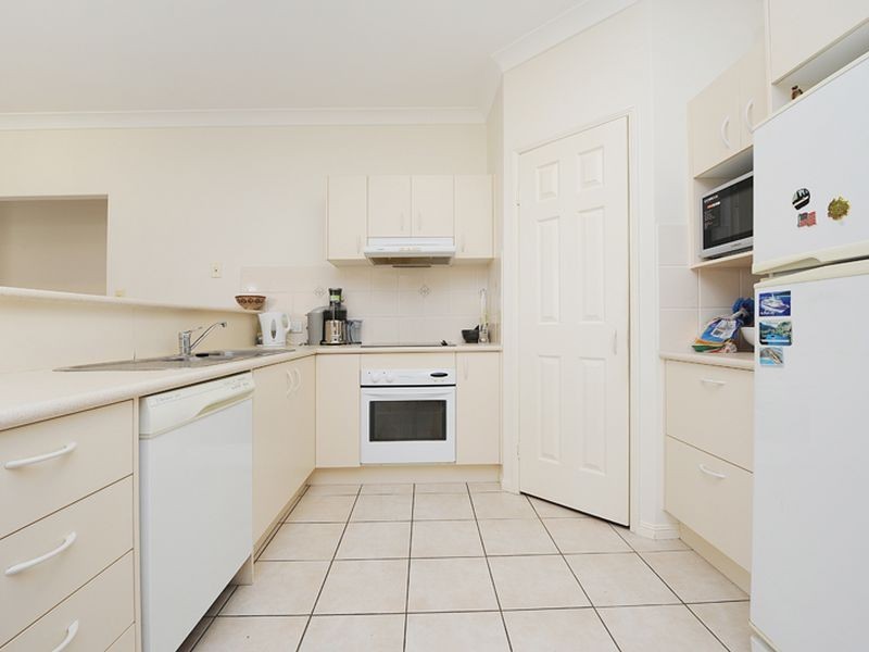 27 Sailfish Drive, Mountain Creek QLD 4557