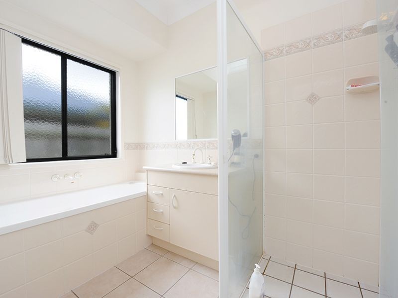 27 Sailfish Drive, Mountain Creek QLD 4557