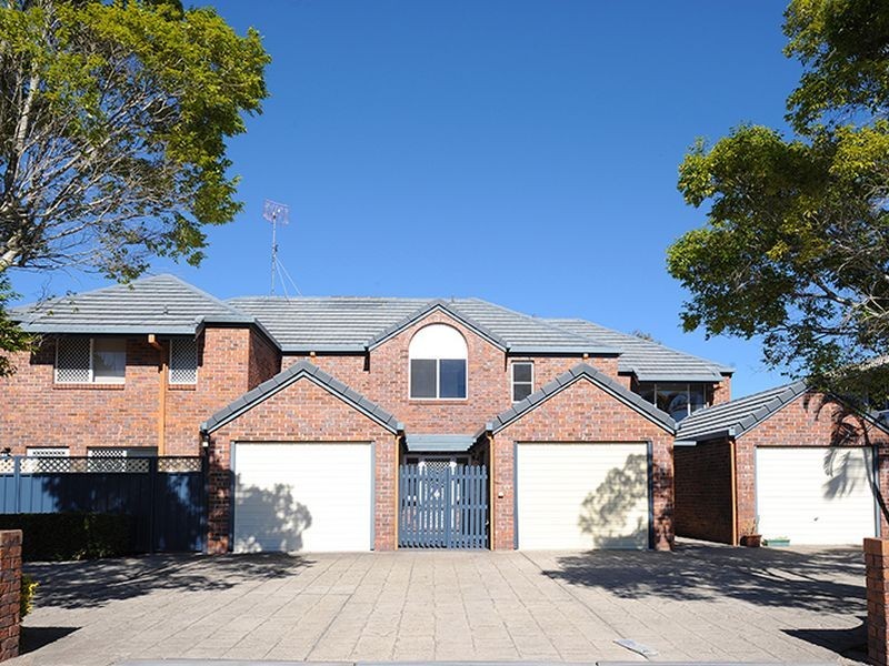 2/14 Carrothool Place, Mooloolaba QLD 4557