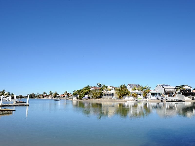 2/14 Carrothool Place, Mooloolaba QLD 4557