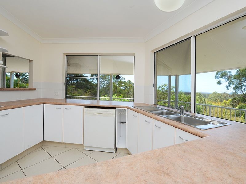 17 Forest Oak Court, Tanawha QLD 4556