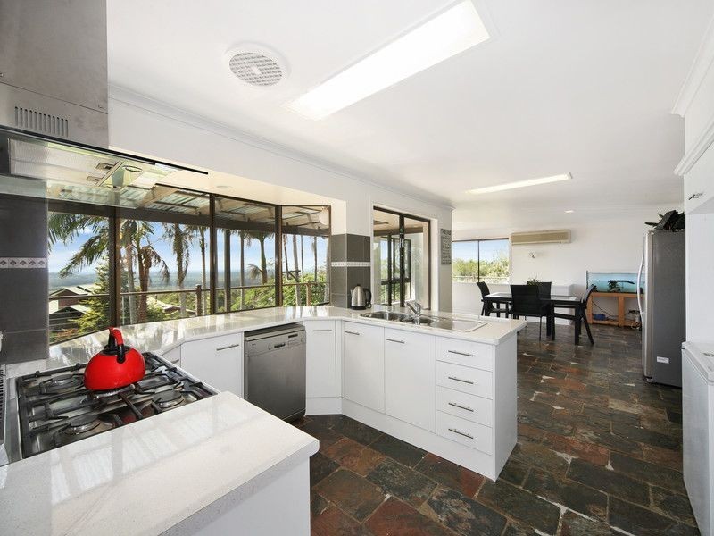 18 Ocean View Road, Mount Mellum QLD 4550