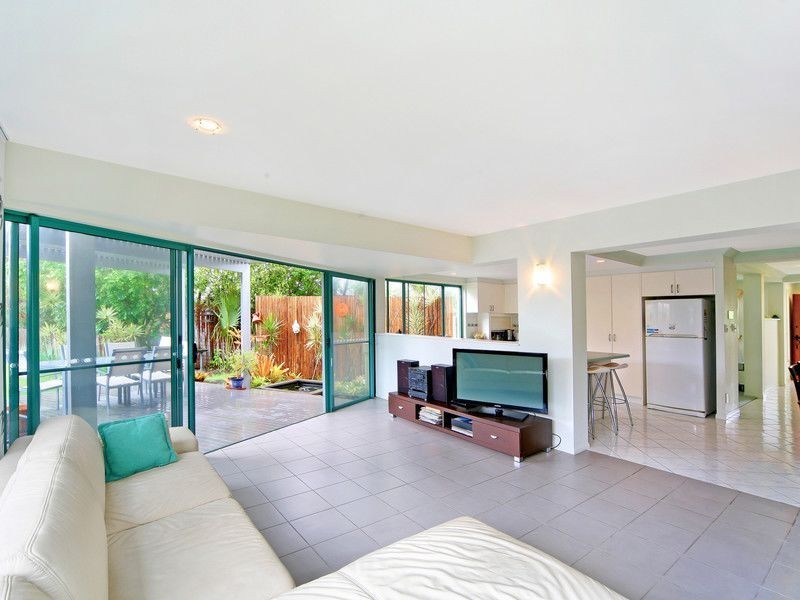 1 Awoonga Court, Mooloolaba QLD 4557