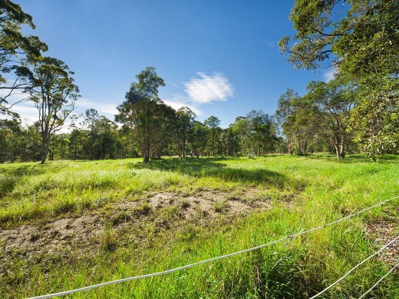 2312 Steve Irwin Way, Landsborough QLD 4550