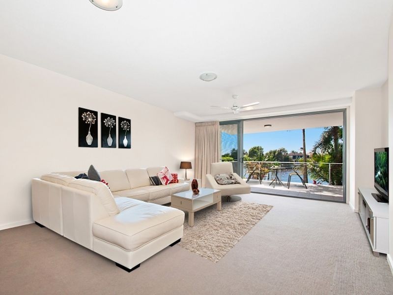 8/51 Grand Parade, Parrearra QLD 4575
