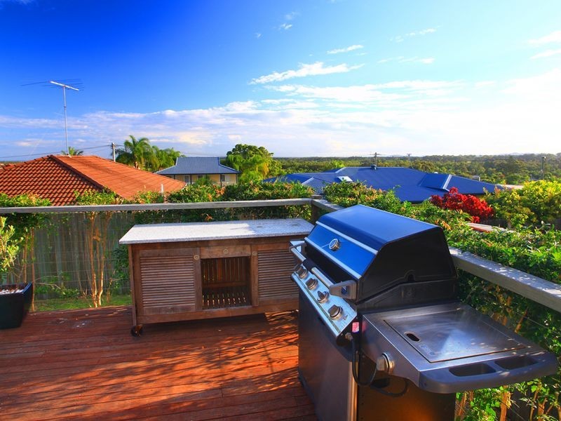 17 Kalinda Avenue, Mooloolaba QLD 4557