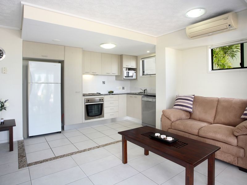 18/4 Grand Parade, Parrearra QLD 4575