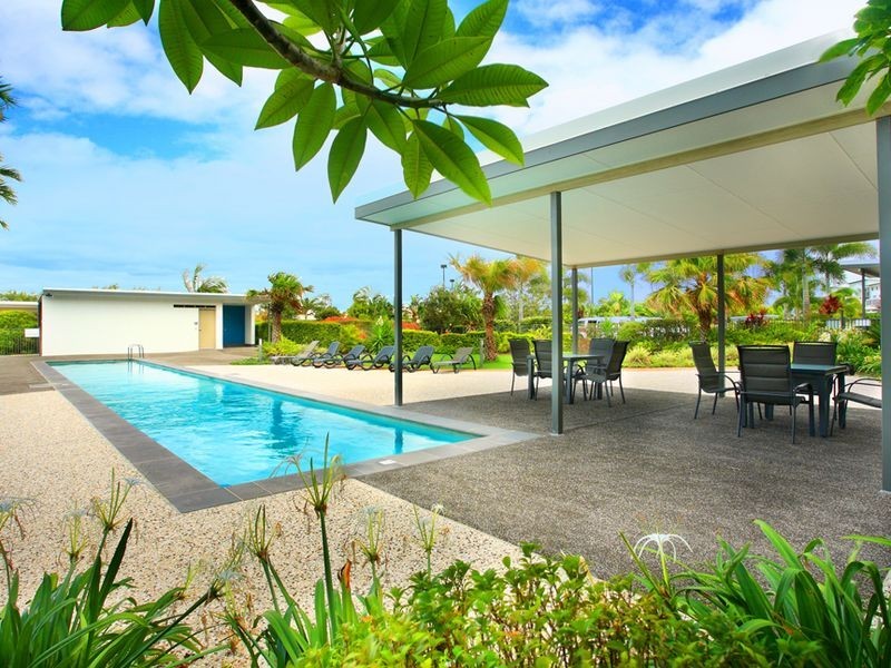 18/4 Grand Parade, Parrearra QLD 4575