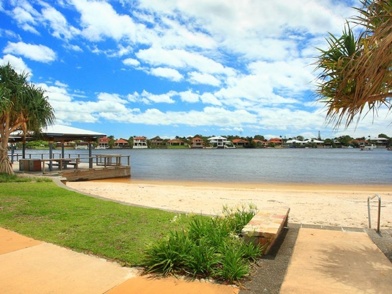 18/4 Grand Parade, Parrearra QLD 4575