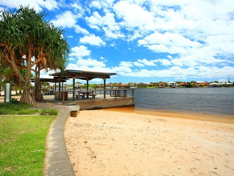 18/4 Grand Parade, Parrearra QLD 4575