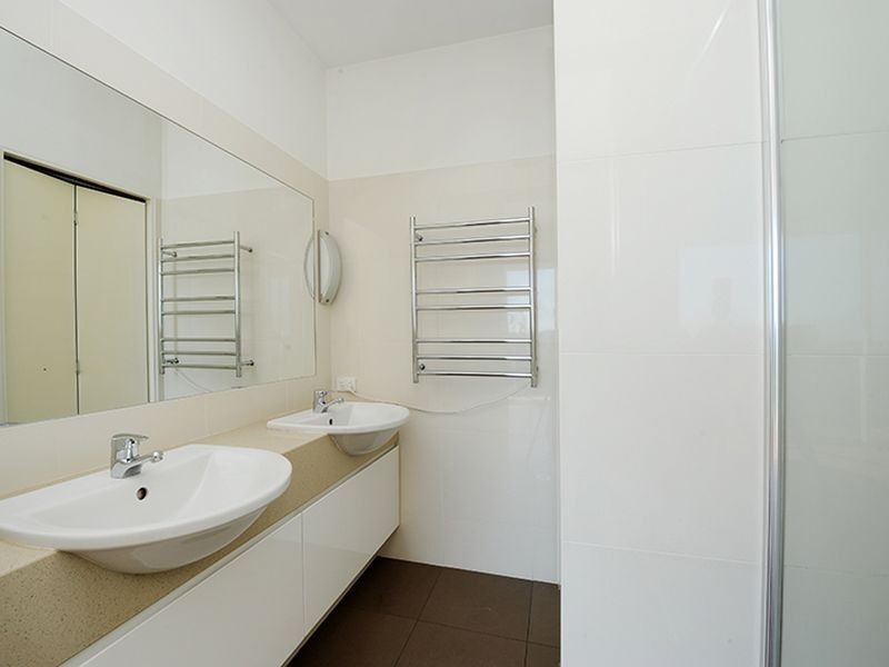 21 Tantula Road East, Alexandra Headland QLD 4572