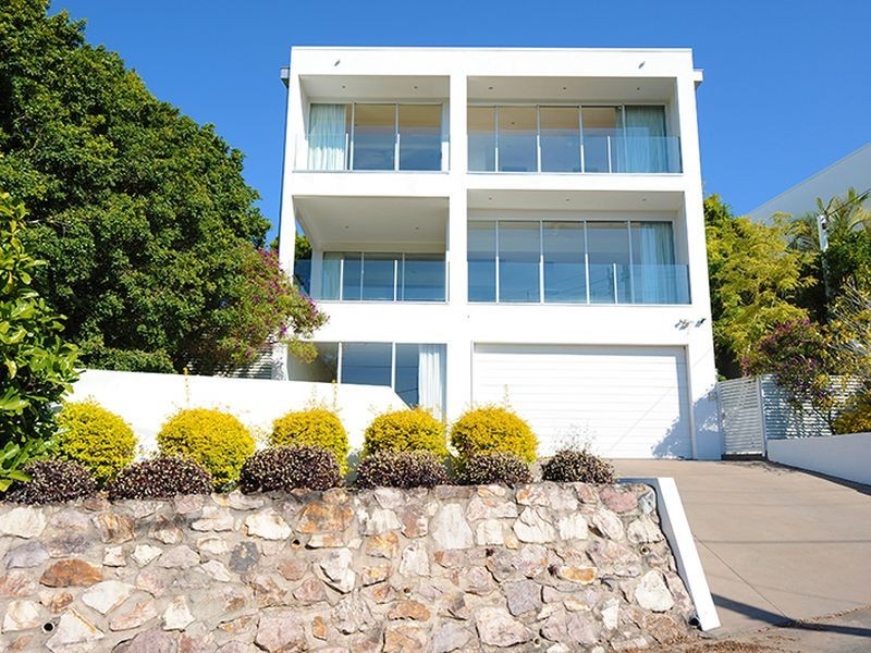 21 Tantula Road East, Alexandra Headland QLD 4572