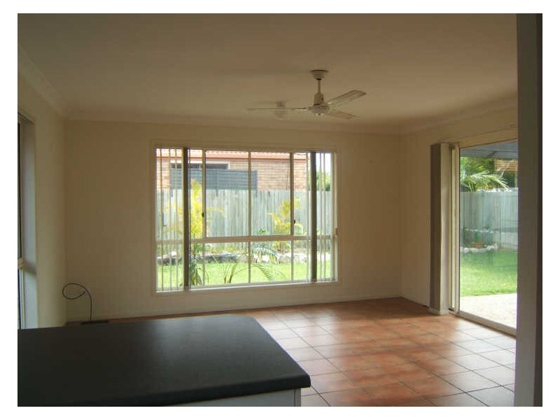 9 Albany Street, Kawana Island QLD 4575