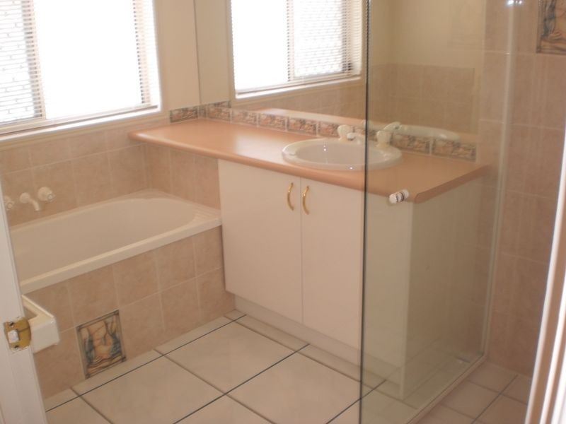 5 Seychelles Place, Kawana Waters QLD 4575