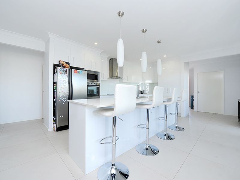 2 Riflebird Place, Mountain Creek QLD 4557