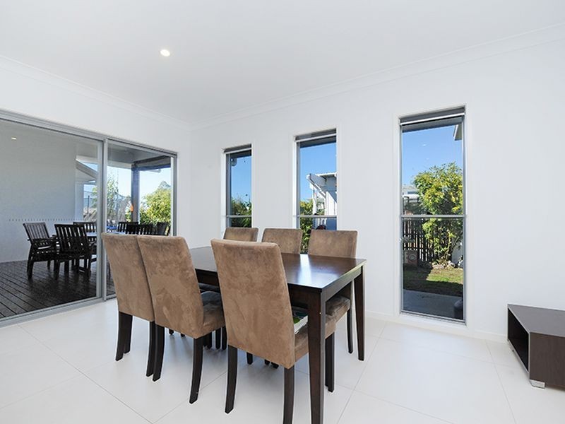 2 Riflebird Place, Mountain Creek QLD 4557