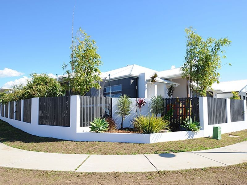 2 Riflebird Place, Mountain Creek QLD 4557
