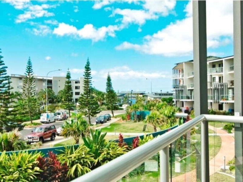 18/10 Grand Parade, Kawana Island QLD 4575