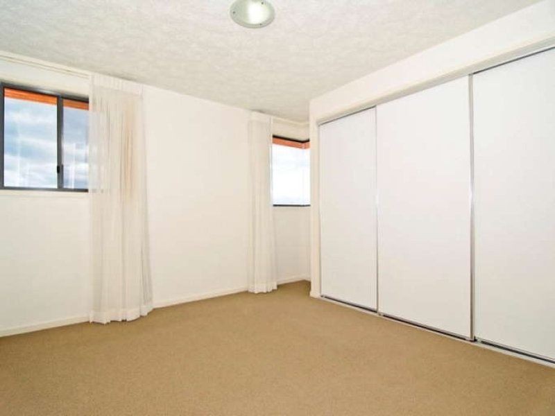 18/10 Grand Parade, Kawana Island QLD 4575
