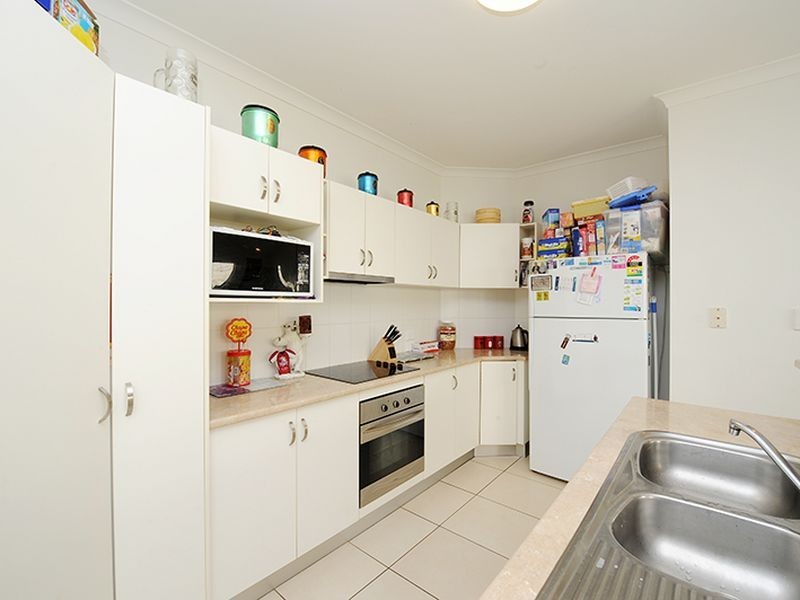 8 White Cedar Place, Meridan Plains QLD 4551