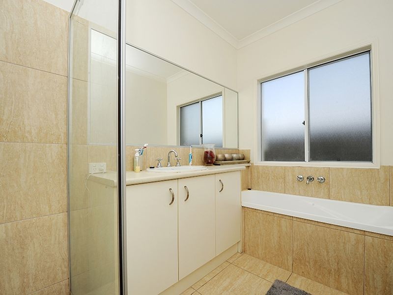 65 Kurrajong Crescent, Meridan Plains QLD 4551