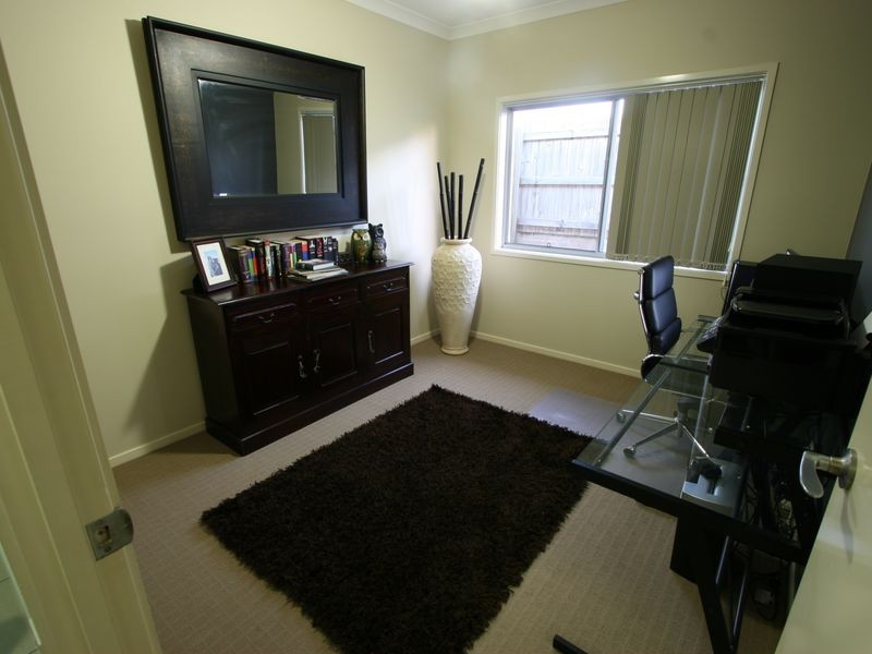 8 Whitebeech Street, Meridan Plains QLD 4551