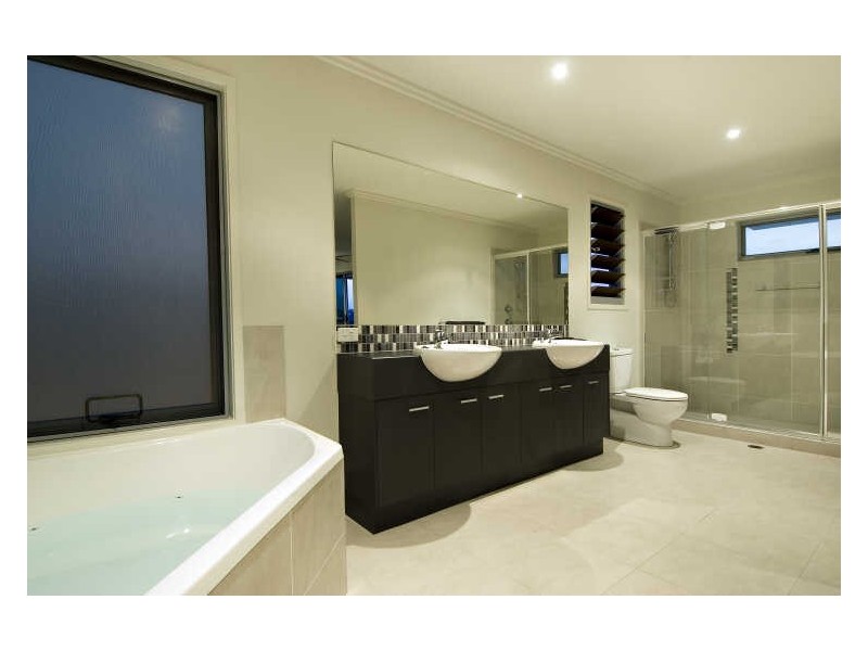 22 Madegascar Court, Kawana Waters QLD 4575