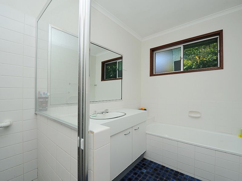 1 Aruma Court, Mooloolaba QLD 4557