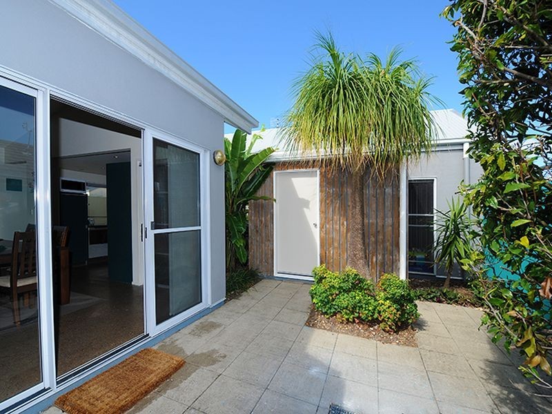 24 Seychelles Place, Kawana Island QLD 4575