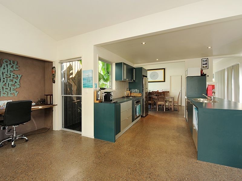 24 Seychelles Place, Kawana Island QLD 4575