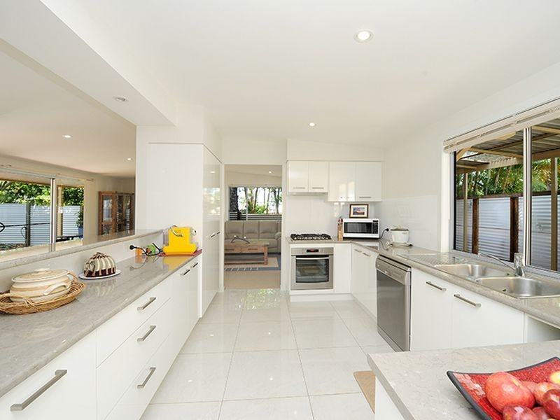 42 Palm Drive, Mooloolaba QLD 4557