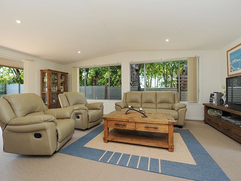 42 Palm Drive, Mooloolaba QLD 4557
