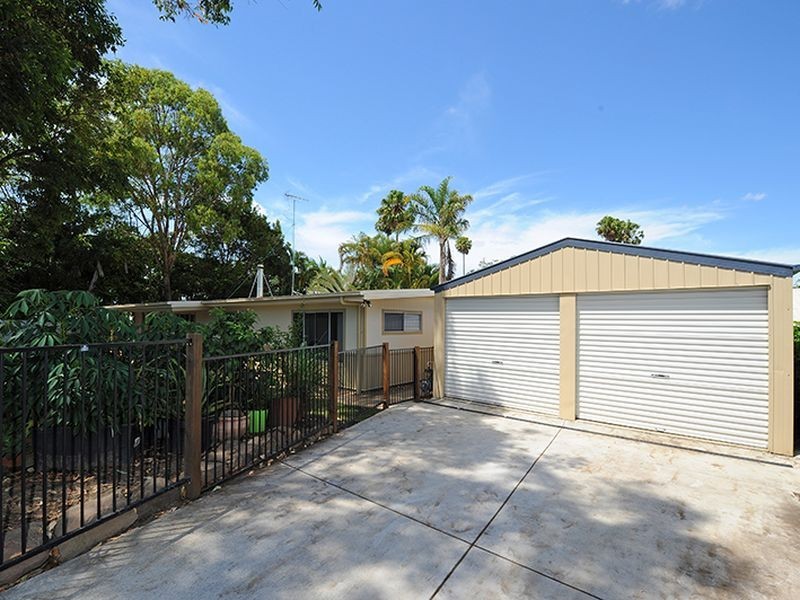 42 Palm Drive, Mooloolaba QLD 4557
