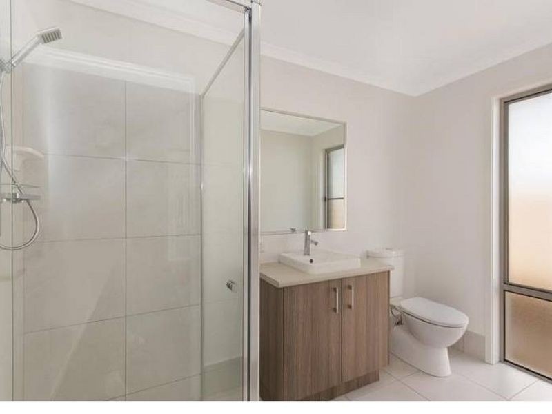 70 Auburn Street, Caloundra West QLD 4551