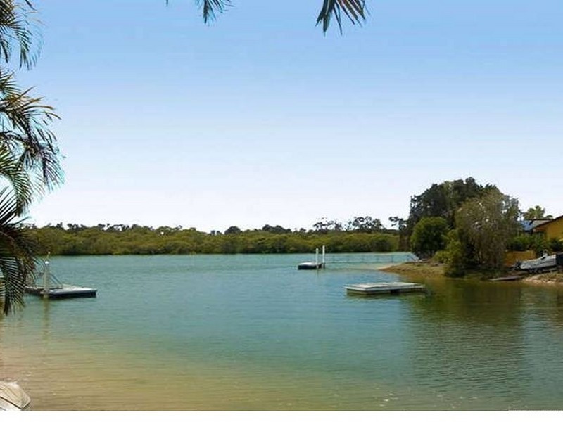 4 Paraka Court, Mountain Creek QLD 4557