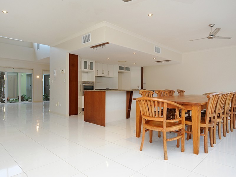 19 Magnetic Street, Kawana Island QLD 4575