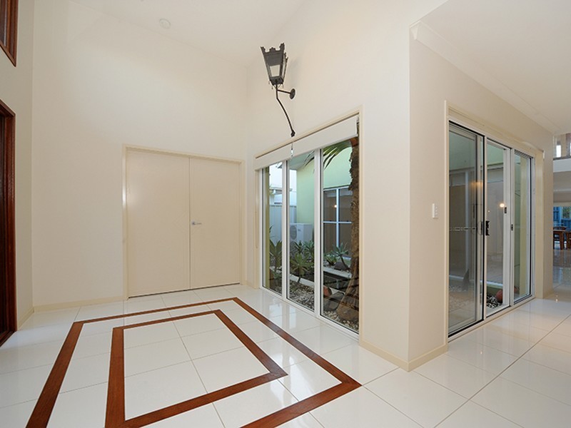 19 Magnetic Street, Kawana Island QLD 4575