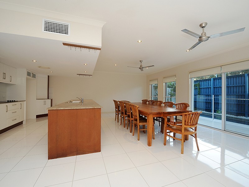 19 Magnetic Street, Kawana Island QLD 4575