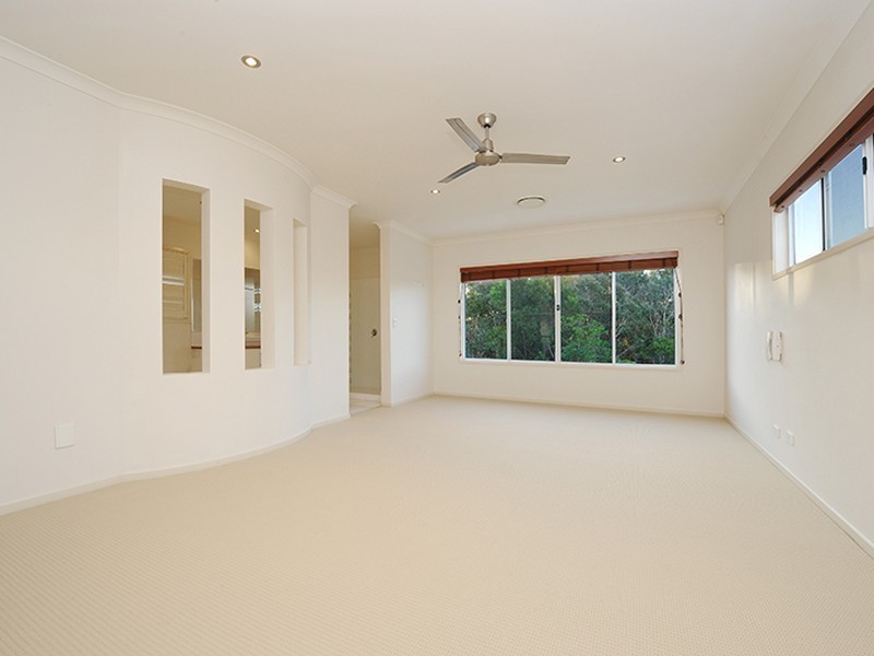 19 Magnetic Street, Kawana Island QLD 4575