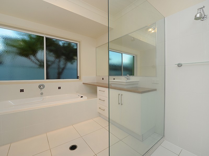 19 Magnetic Street, Kawana Island QLD 4575