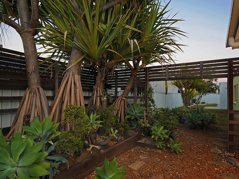 19 Magnetic Street, Kawana Island QLD 4575